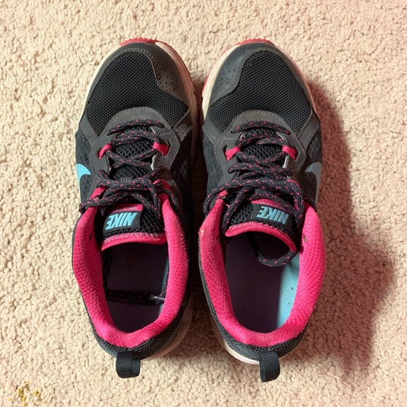 Nike Women Wild Trail Pink and Blue Running Shoes - Picture 1 of 4
